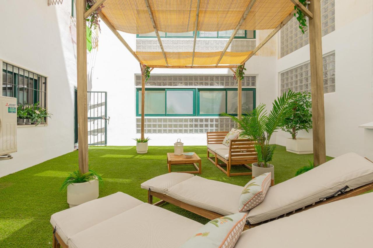Appartamento C30 Deluxe Studio With Terrace Into Cathedral Square Málaga Esterno foto