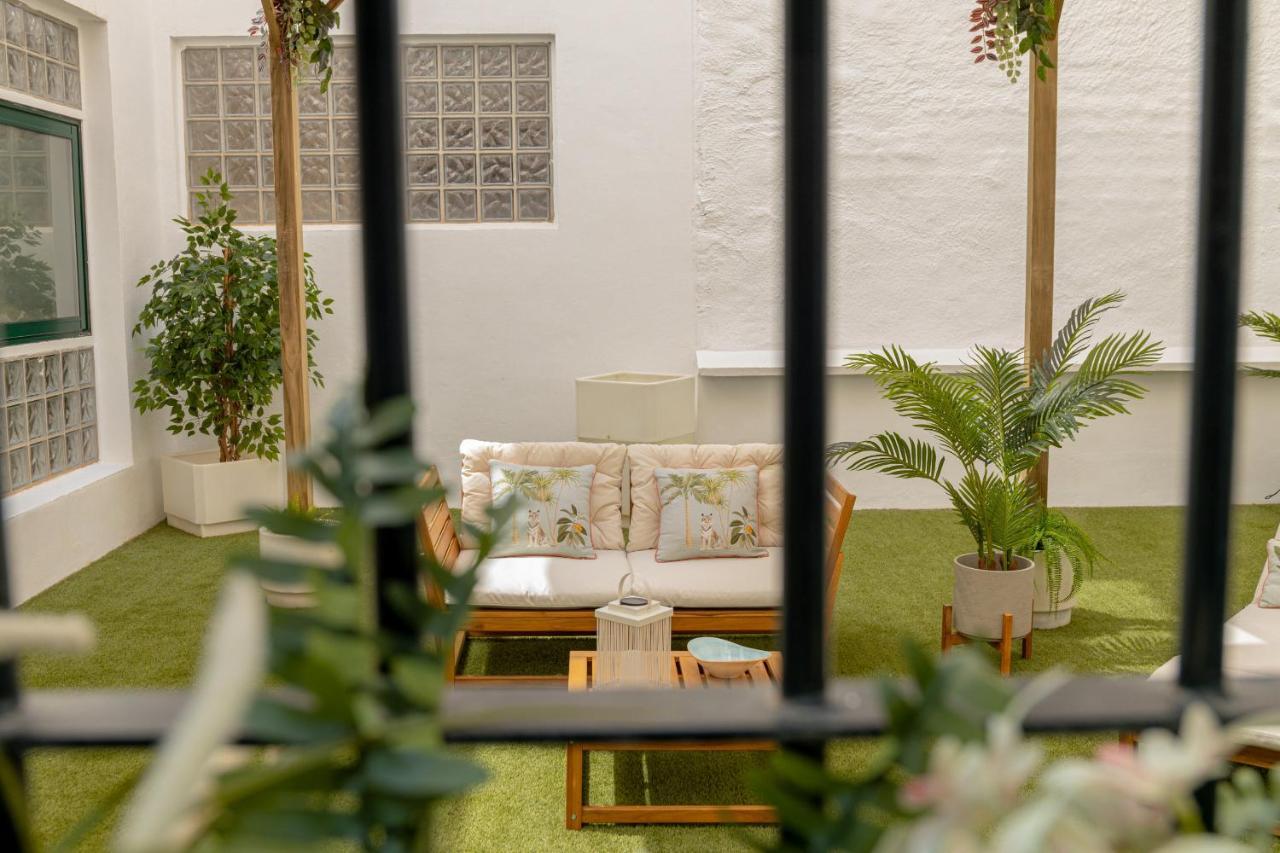 Appartamento C30 Deluxe Studio With Terrace Into Cathedral Square Málaga Esterno foto