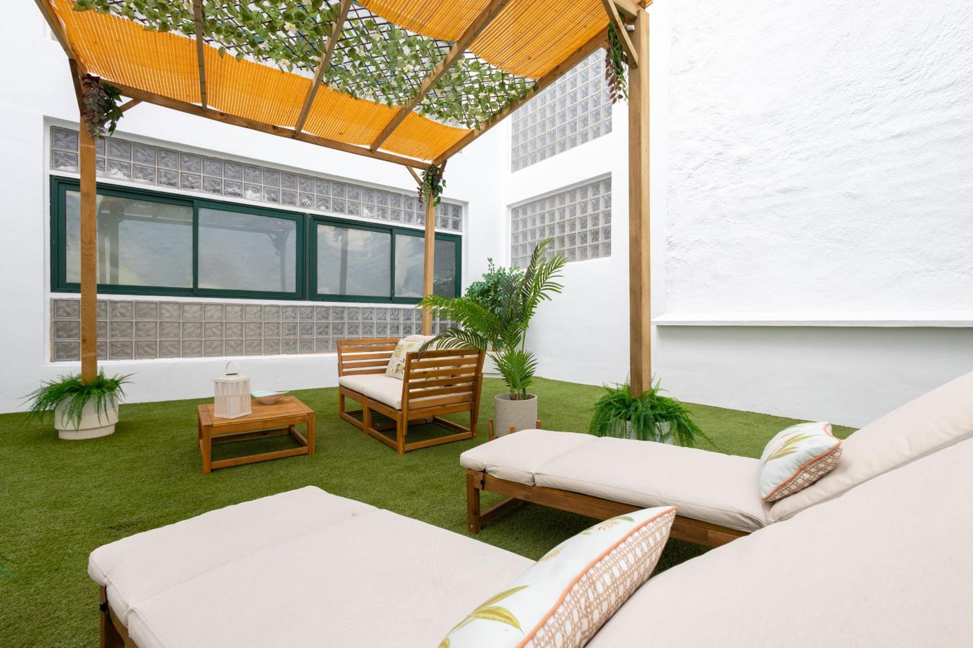 Appartamento C30 Deluxe Studio With Terrace Into Cathedral Square Málaga Esterno foto