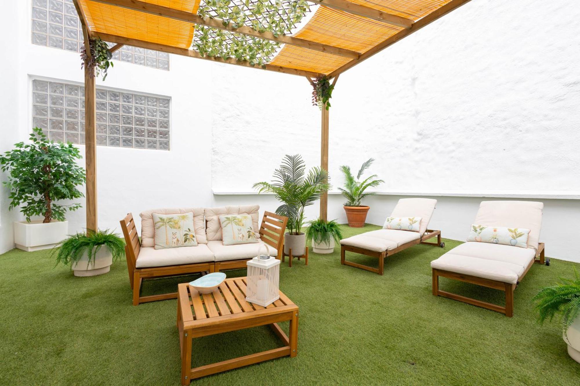 Appartamento C30 Deluxe Studio With Terrace Into Cathedral Square Málaga Esterno foto
