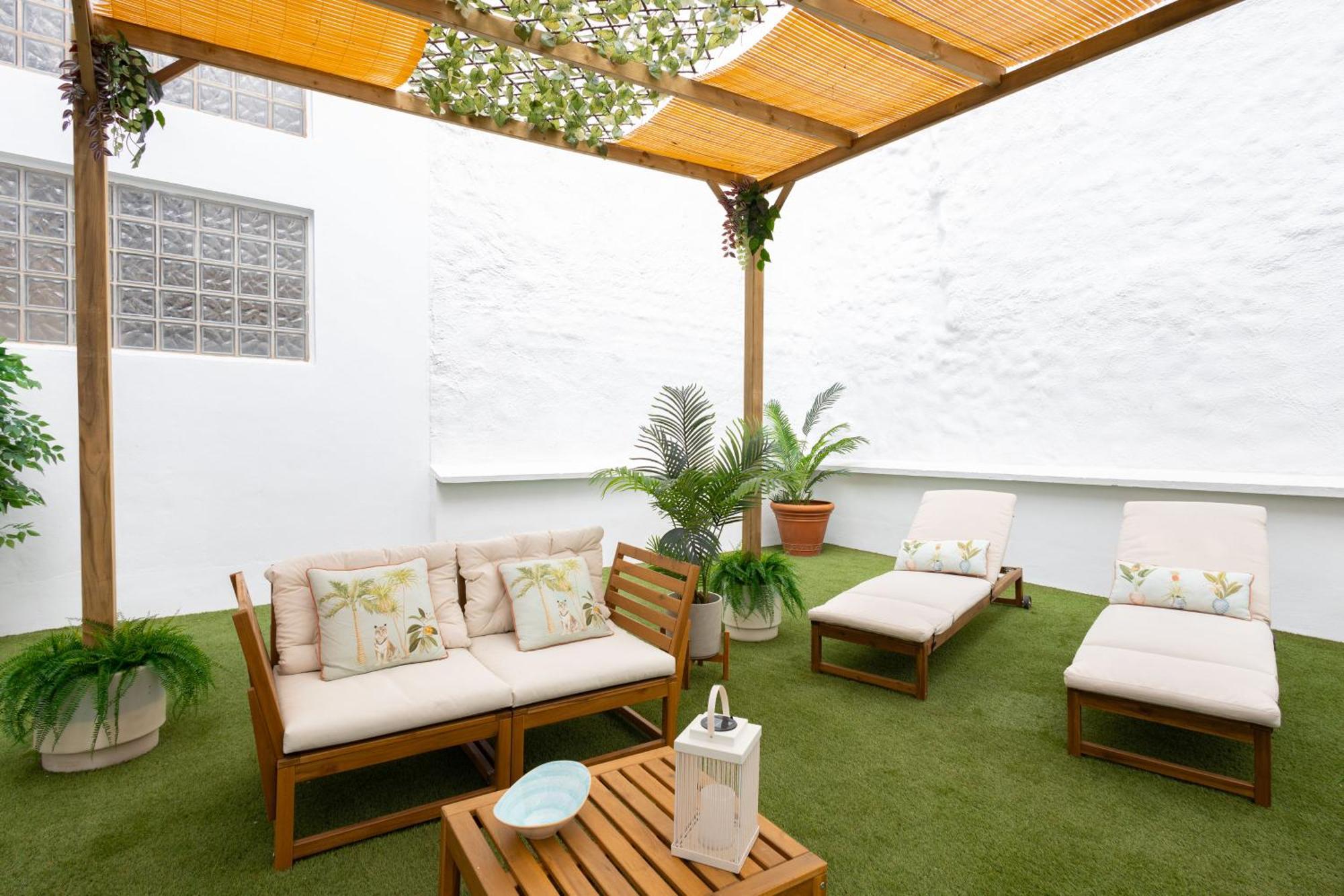 Appartamento C30 Deluxe Studio With Terrace Into Cathedral Square Málaga Esterno foto