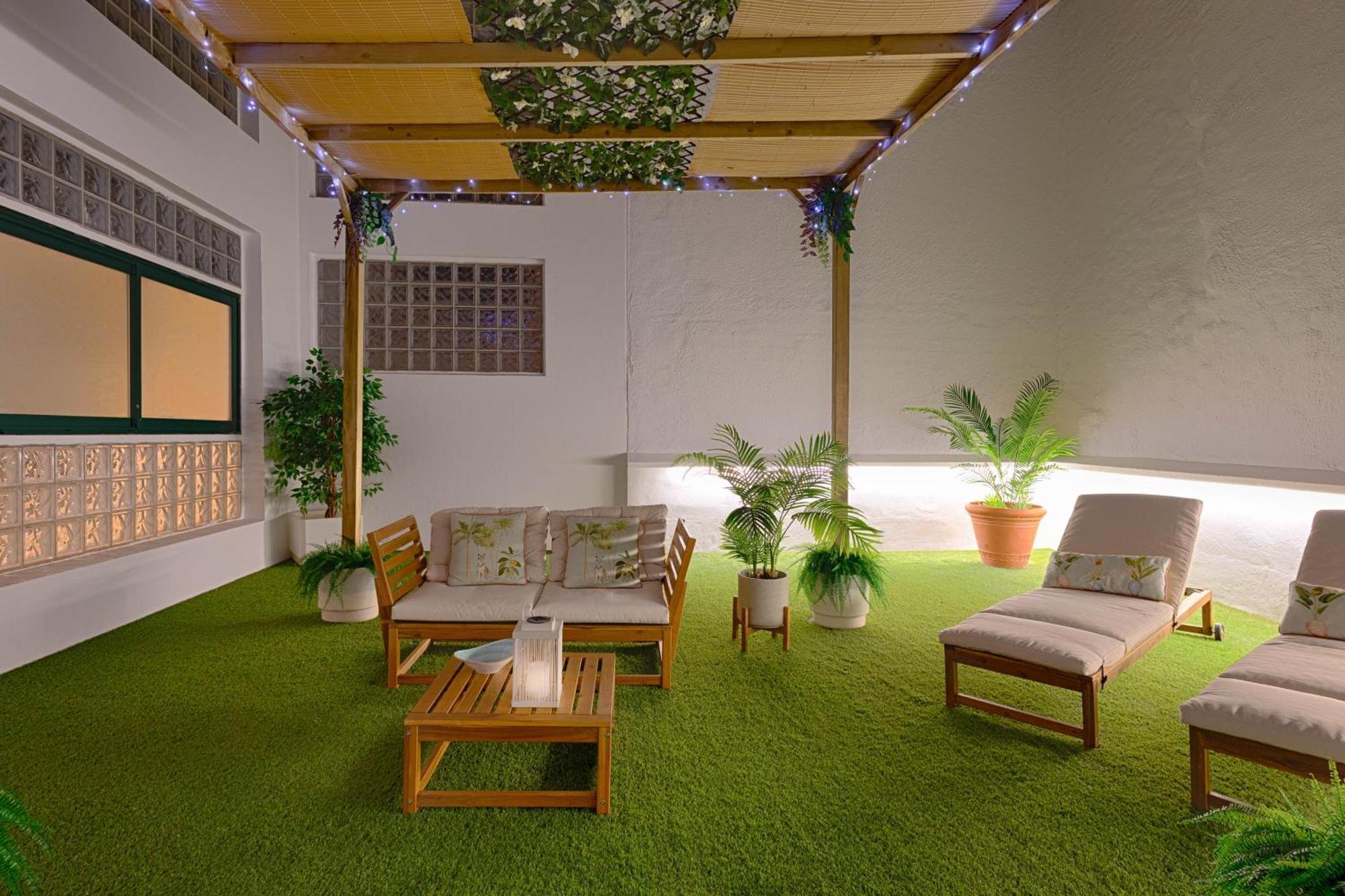 Appartamento C30 Deluxe Studio With Terrace Into Cathedral Square Málaga Esterno foto