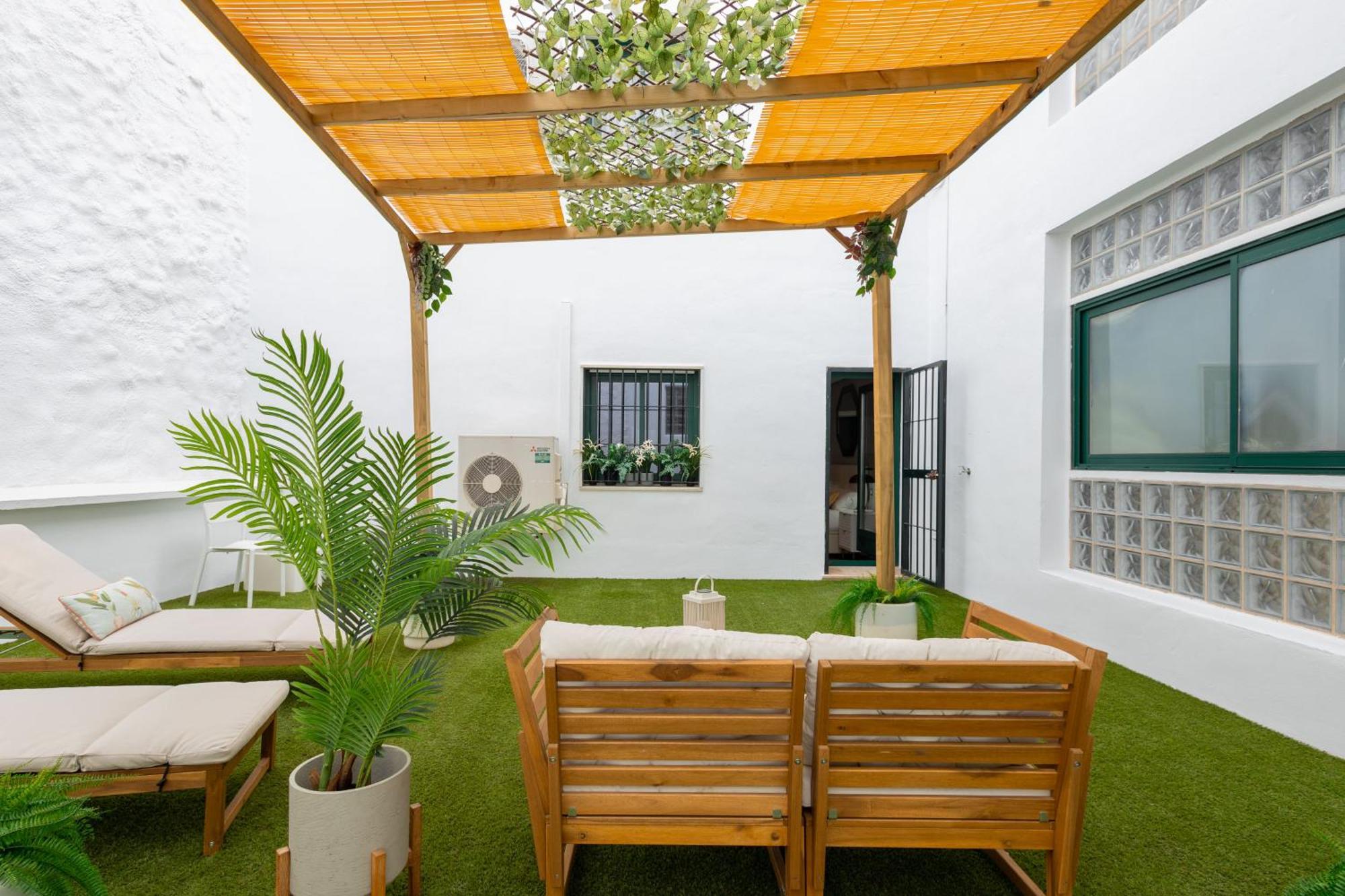 Appartamento C30 Deluxe Studio With Terrace Into Cathedral Square Málaga Esterno foto