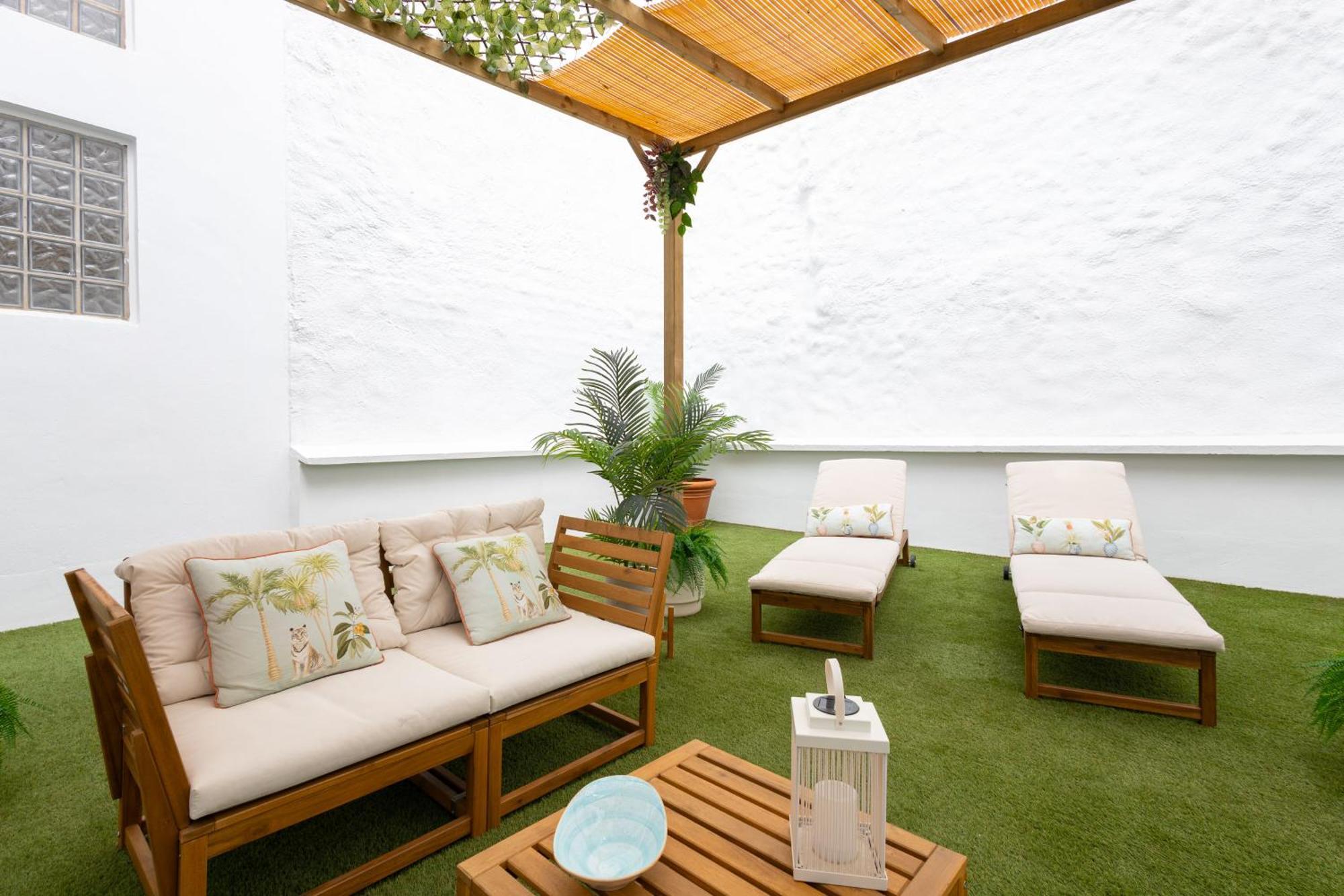 Appartamento C30 Deluxe Studio With Terrace Into Cathedral Square Málaga Esterno foto